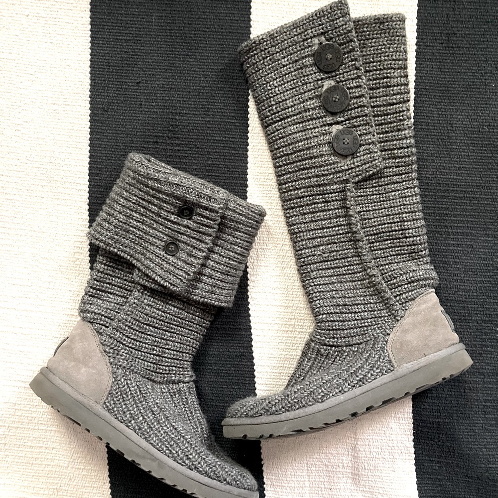 Uggs Classic Cardy Boot in Grey size 9